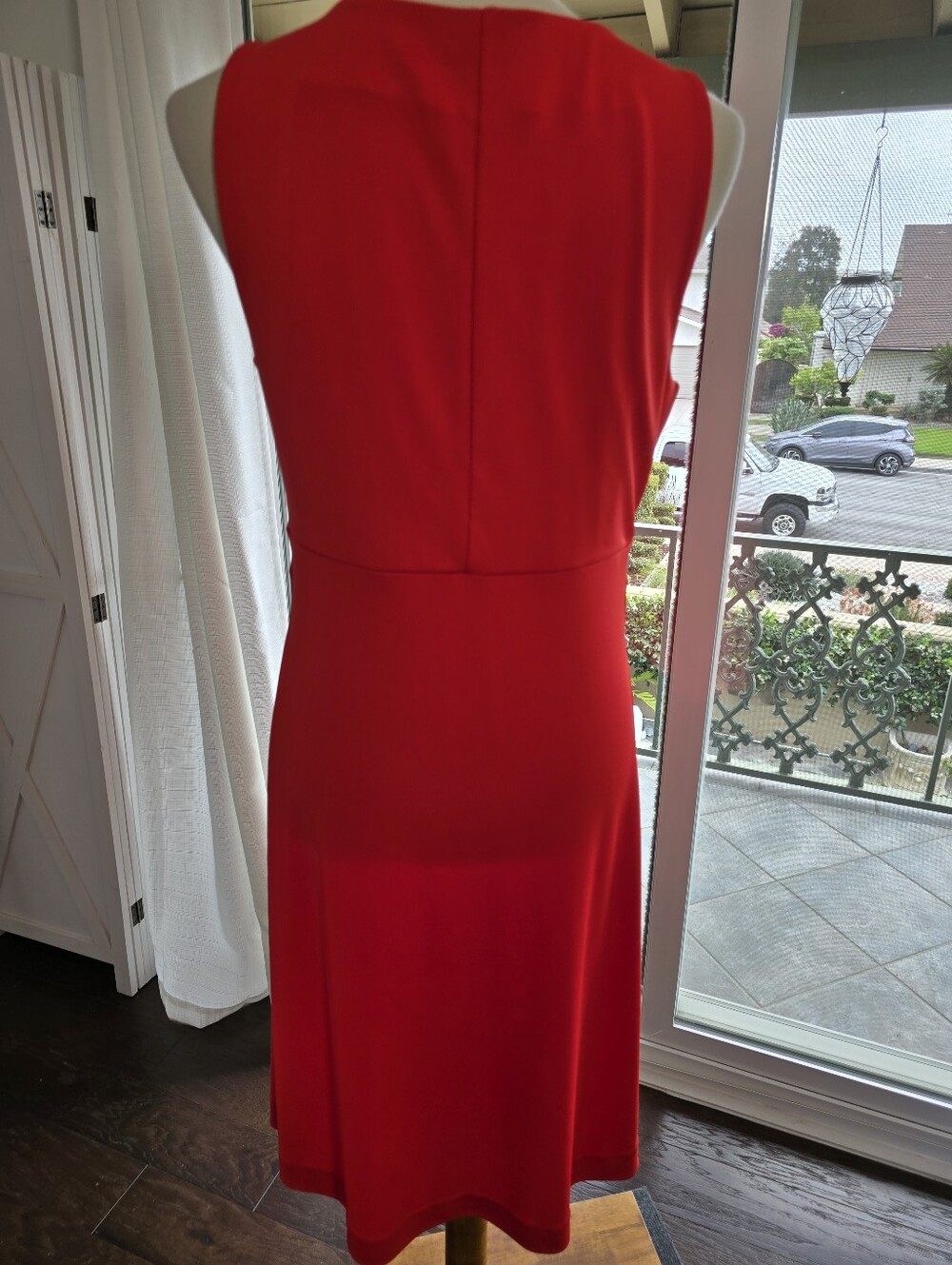 Ann Taylor Sleeveless Red V-Neck Twist Waist Dress - Picture 6 of 8